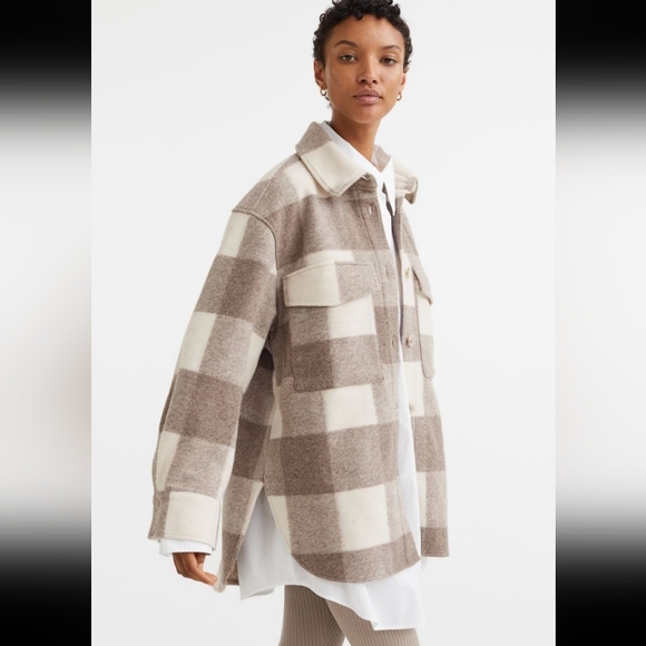 🆕️NWT H&M Oversized Shacket in 'Dark Beige/Checked', Size Medium - Picture 6 of 16